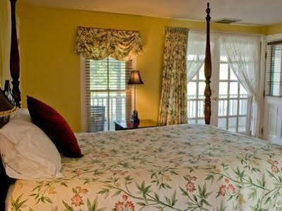 George Brooks House Bed & Breakfast