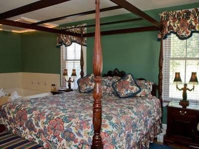 Bed & Breakfast George Brooks House 3*