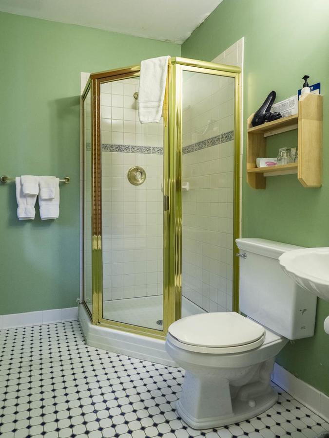 Bed & Breakfast George Brooks House 3*