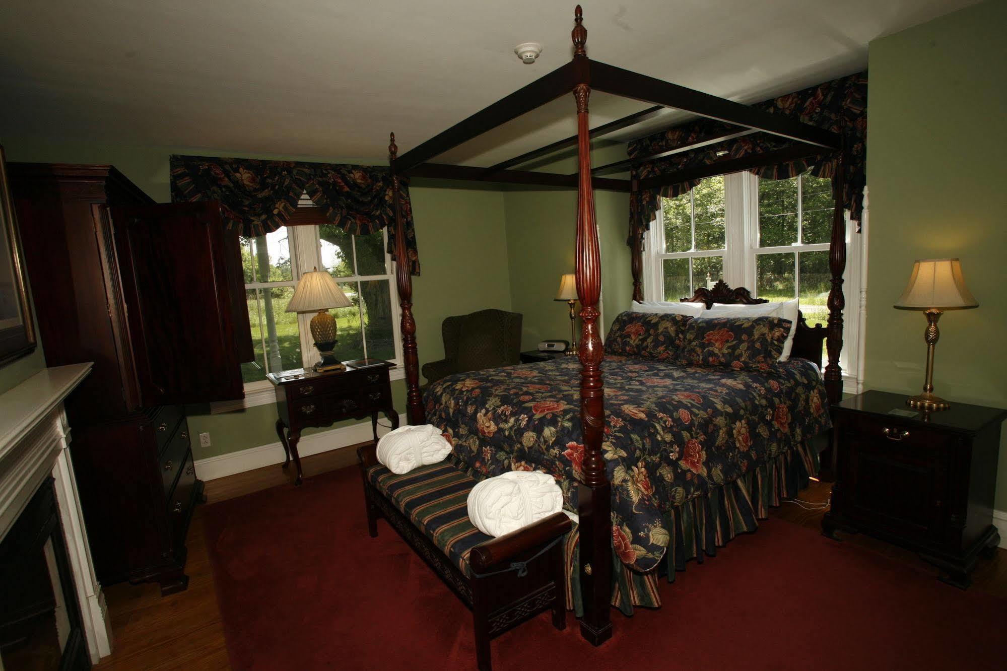 George Brooks House Bed & Breakfast