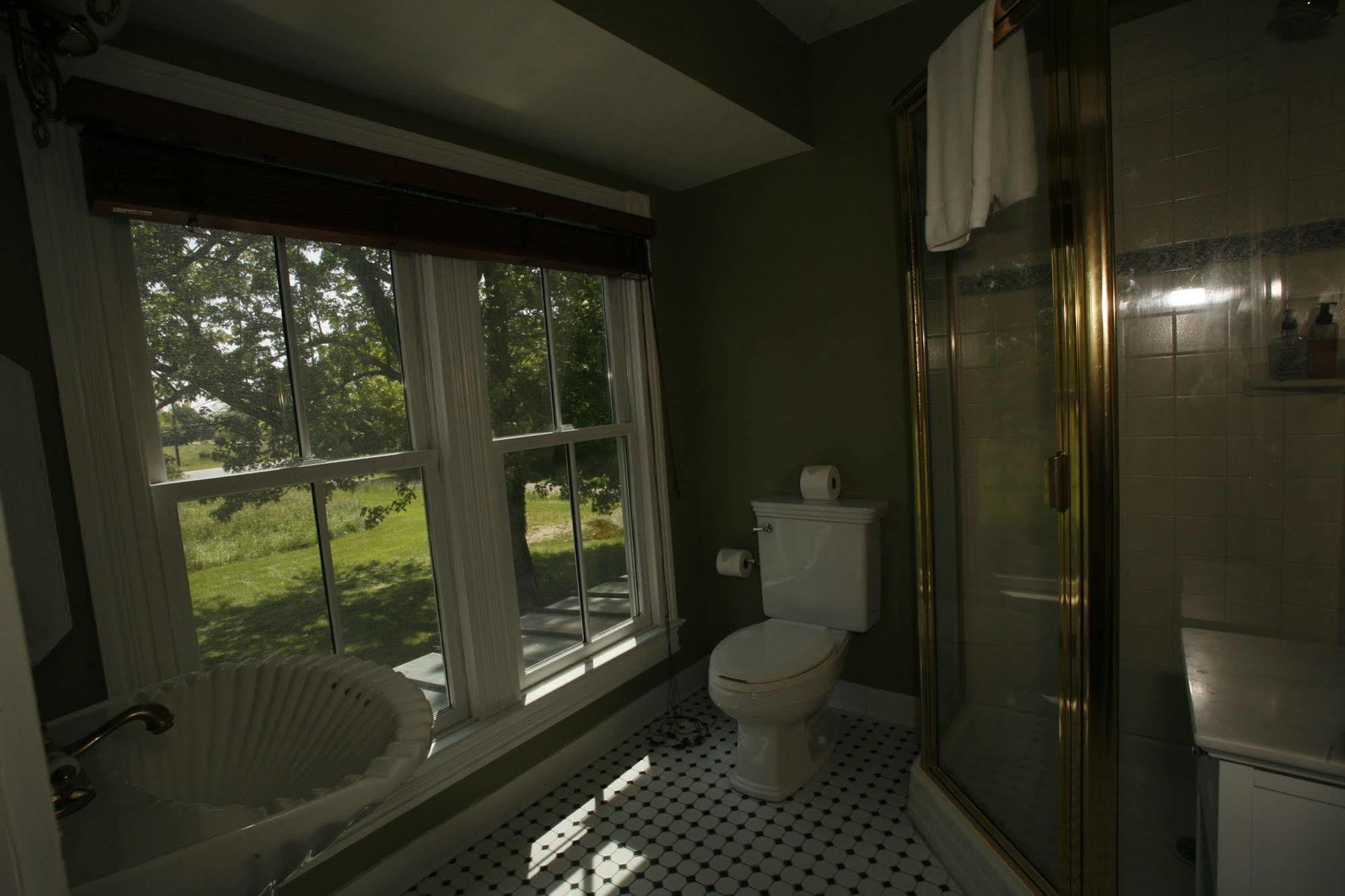 George Brooks House Bed & Breakfast