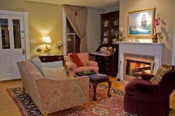 George Brooks House 3*